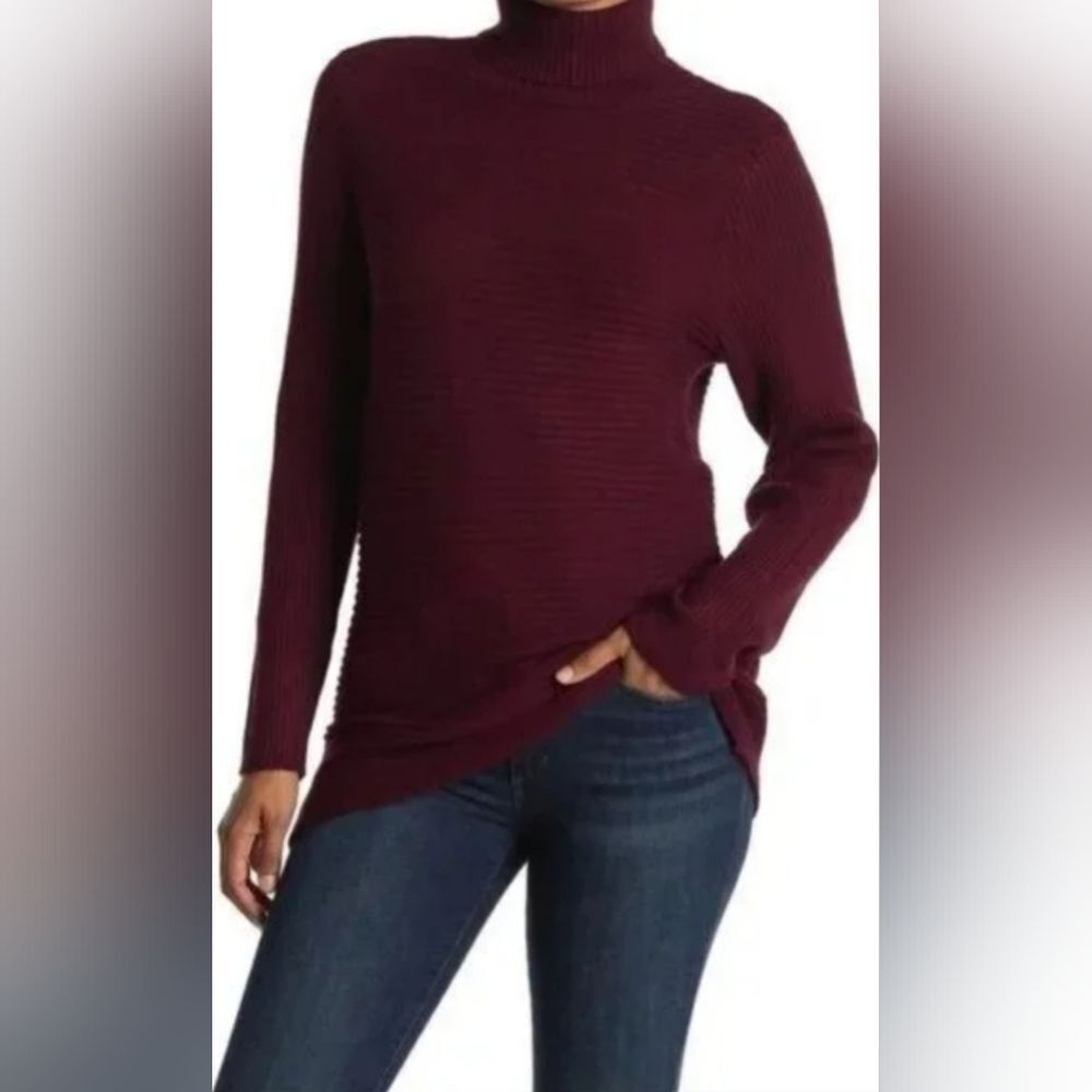 NWT Devotion by Cyrus Size Small Burgundy Ribbed  Oversized Turtleneck Sweater